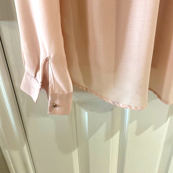 Beautiful Sis Sis/ brand sheer light Pink Blouse w/stud detailing on Collar. ND - Picture 12 of 13